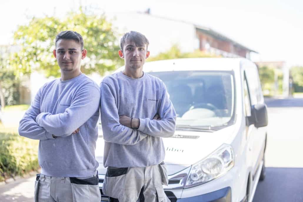 To gulvslibere fra et professionelt gulvfirma